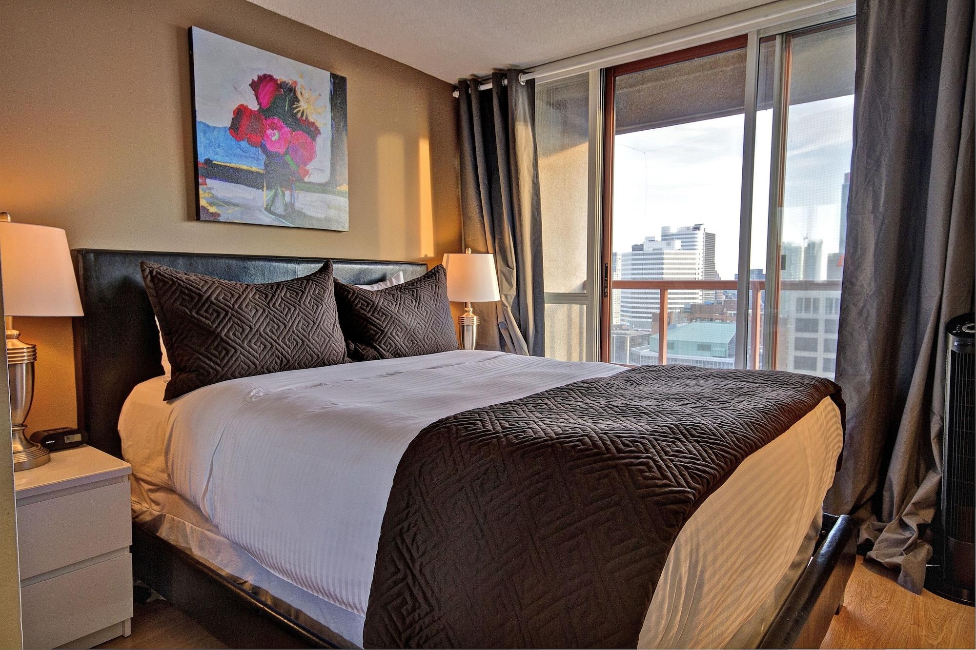 Canada Suites On Bay, Established 1998 Торонто Экстерьер фото