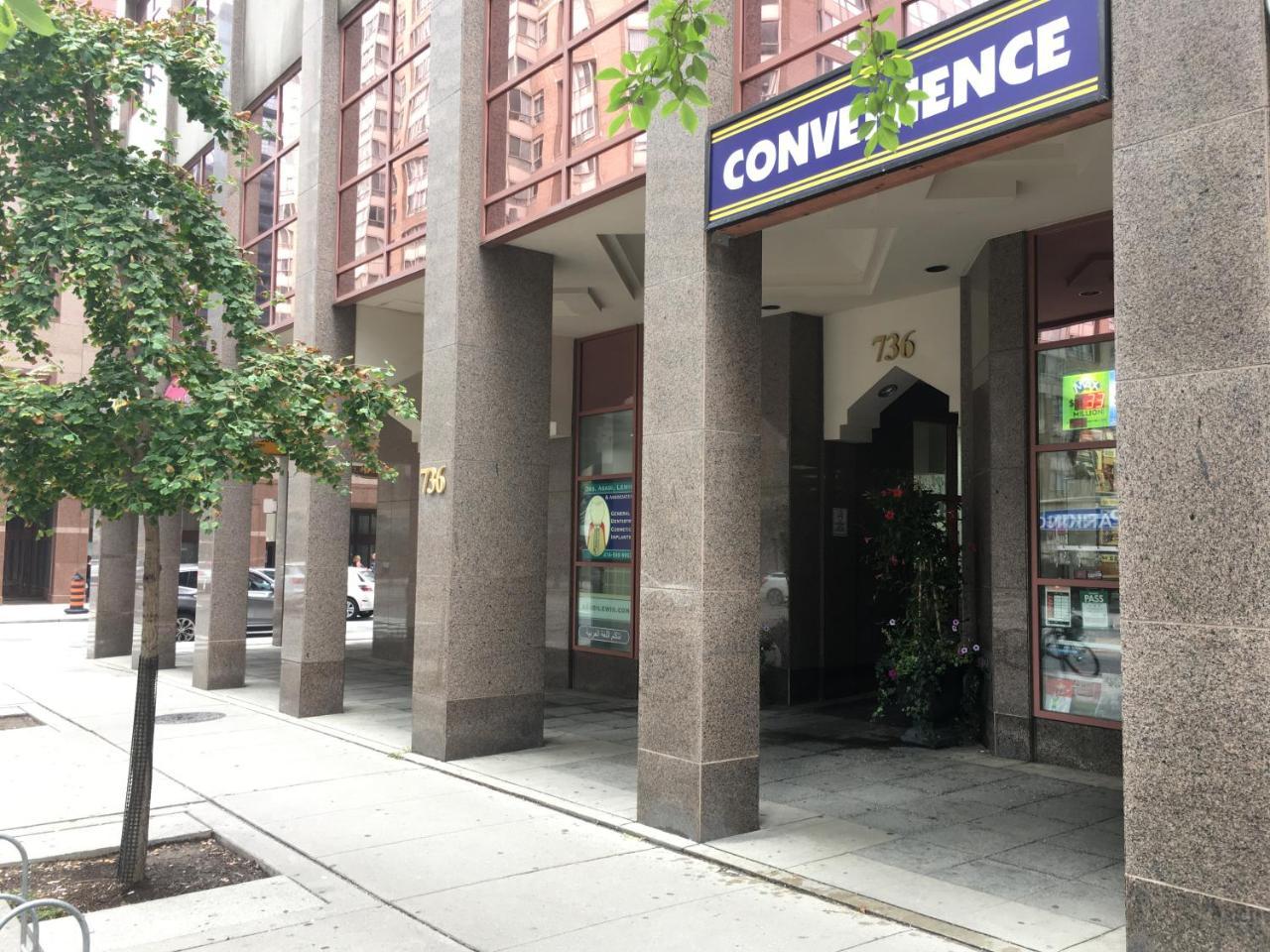 Canada Suites On Bay, Established 1998 Торонто Экстерьер фото